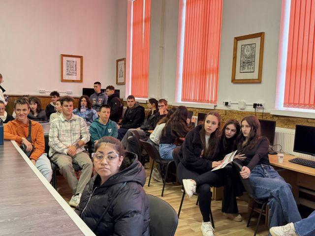 Акцент беше поставен върху специалностите, които дават стабилна подготовка, сигурна реализация и възможности за развитие както в България, така и в чужбина.